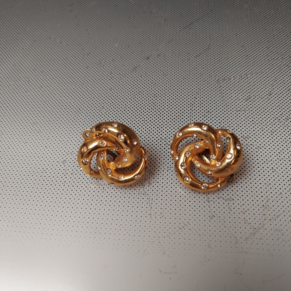 Golden pretzel knot earrings rhinestones clip ons ⁶